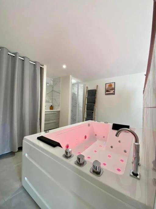 Loft Jardin Et Spa เบรสซุยร์ ภายนอก รูปภาพ